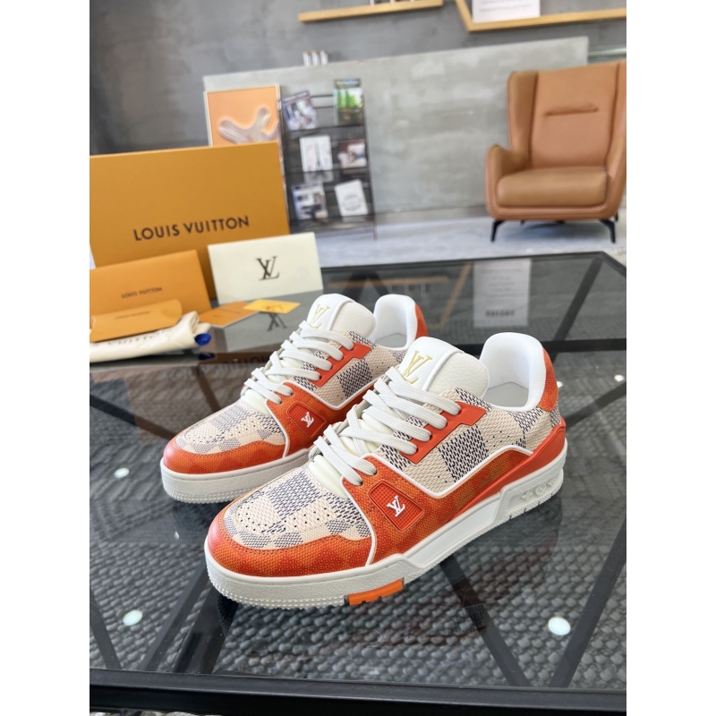 l**is V*t*n sneakers